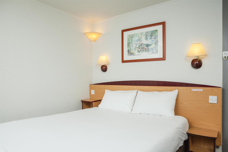 Bedroom 2, Campanile restaurant BASILDON - East of London, Essex