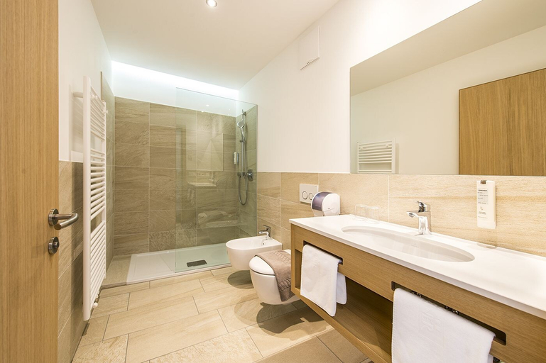 Bathroom 4, Steiner, Bolzano