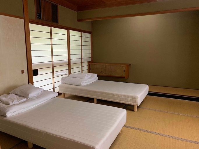 Bedroom 3, ZEN Hostel, Yamanouchi