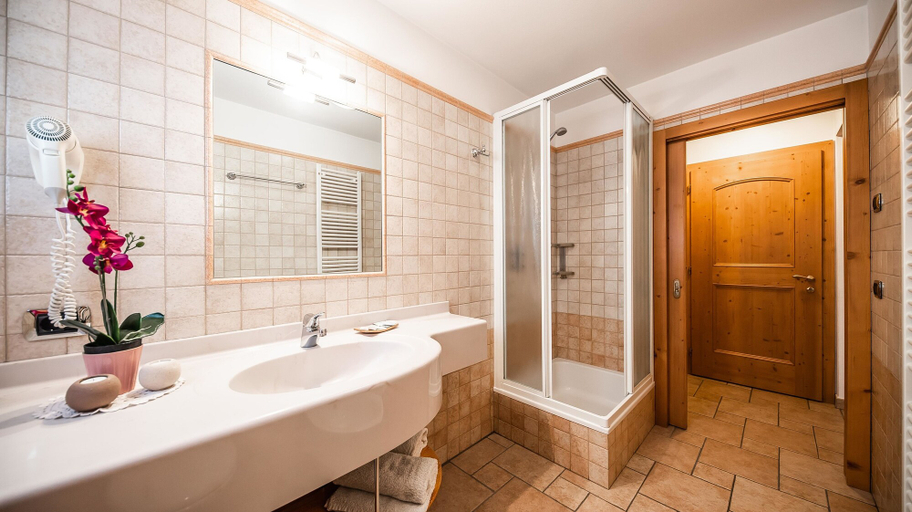Bathroom 5, Chalet Mottolino, Sondrio