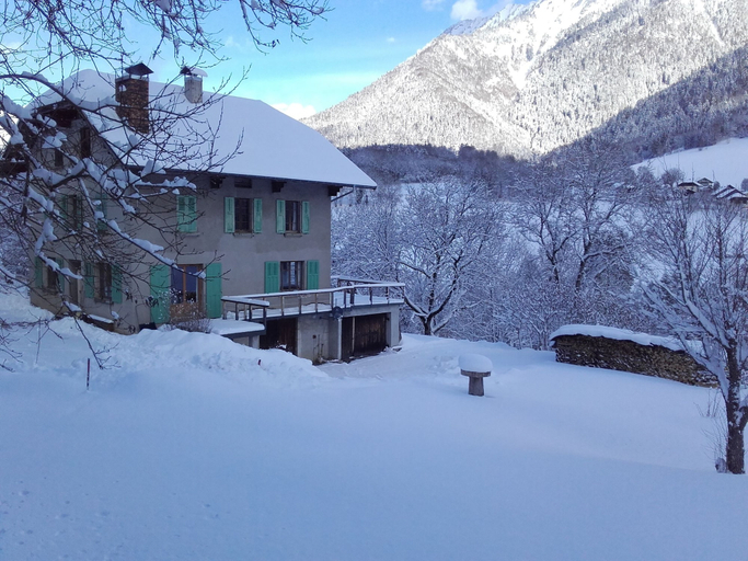 Exterior & Views 2, Barthoux Chambres d'Hôtes, Haute-Savoie