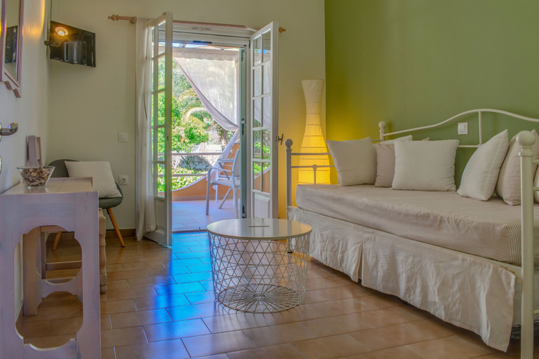 Bedroom 2, Kapella Apartments, Ionian Islands