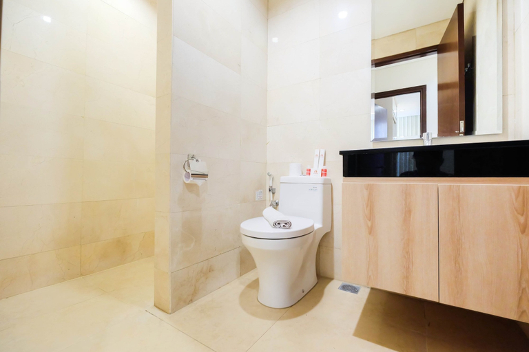 Bathroom 2, 2BR Cozy and Modern L'Avenue Apartment, Jakarta Selatan