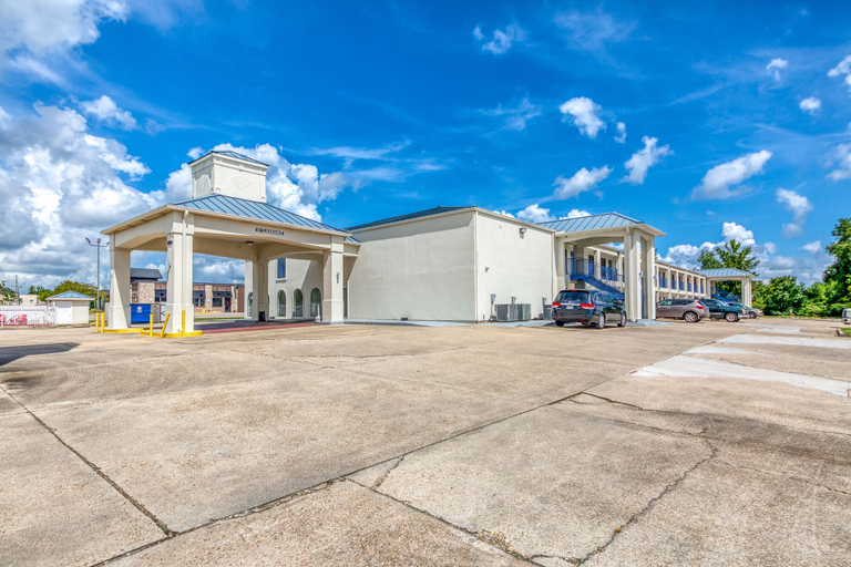 Exterior & Views 2, Motel 6 Denham Springs, LA, Livingston
