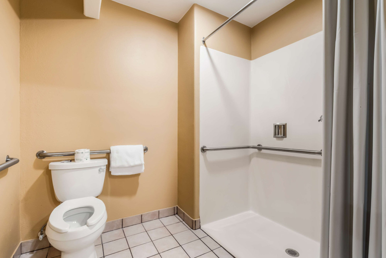 Bathroom 4, Americas Best Value Inn Ukiah, Mendocino
