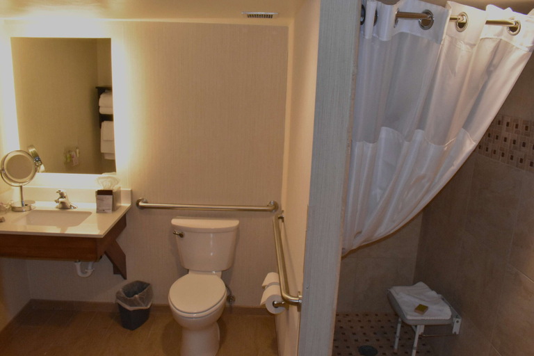 Bathroom 5, DoubleTree by Hilton Helena Downtown, Lewis and Clark