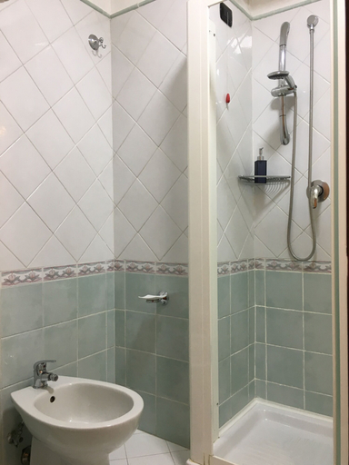 Bathroom 4, Hotel Neapolis, Napoli