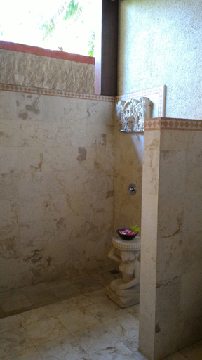 Bathroom 4, Teluk Indah Beach & Pool Villa, Buleleng
