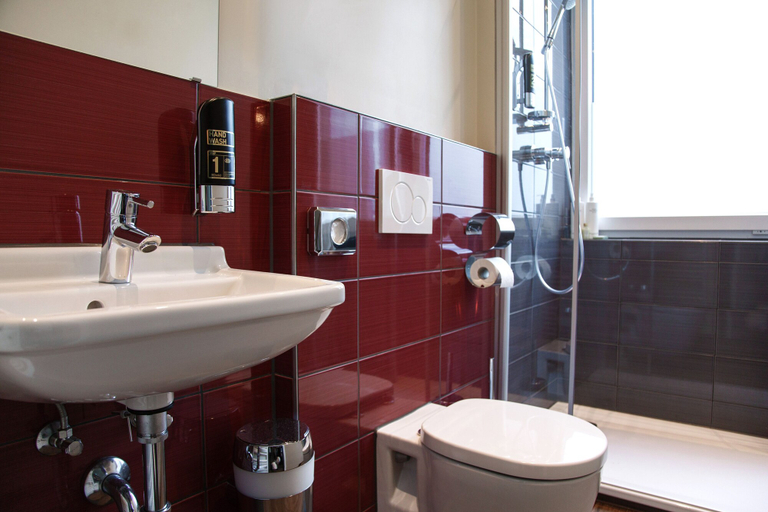 Bathroom 5, Base Apartments, Hamburg