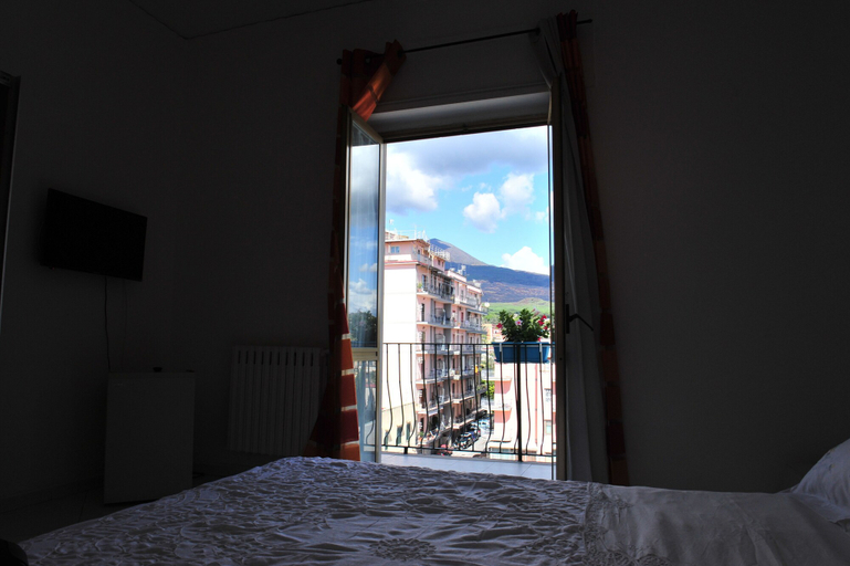 Bedroom 4, The Last Floor, Napoli