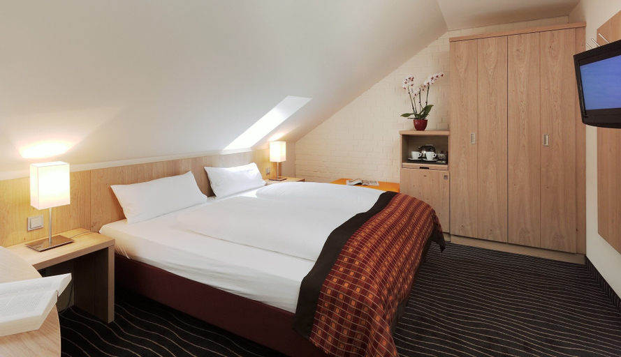 Bedroom 3, Berghotel Hohe Mark, Borken
