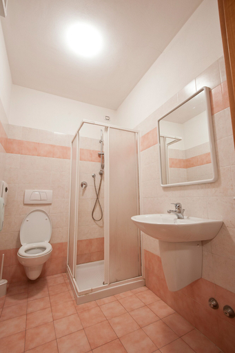 Bathroom 5, Ostello Rovereto, Trento
