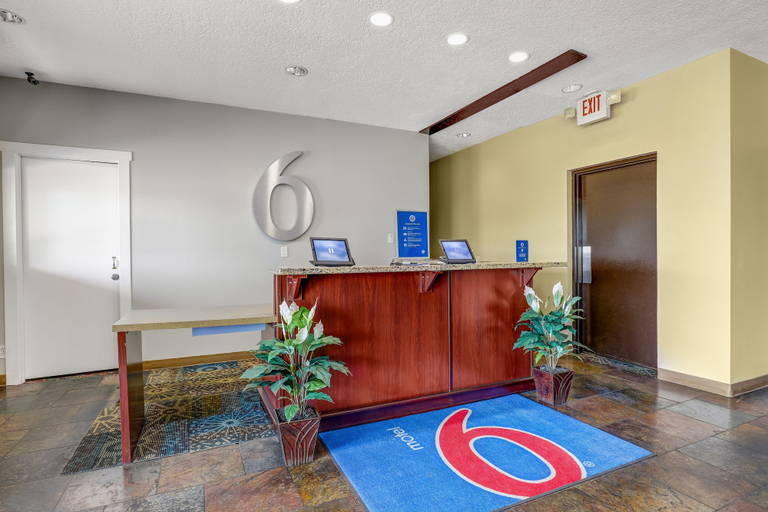 Others 5, Motel 6 Brooks, AB, Division No. 2