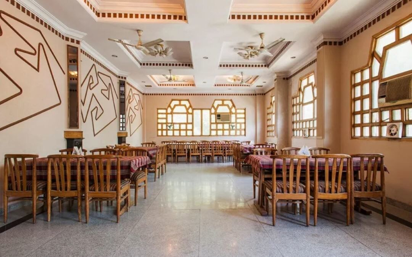 Food & Drinks, Hotel Saurab, Dehradun