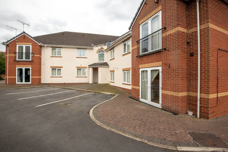 Exterior & Views 2, Apartment 9, Nottinghamshire