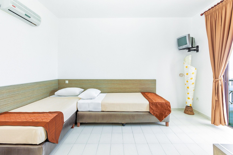 Bedroom 3, Xenios Dolphin Beach Hotel, Central Macedonia