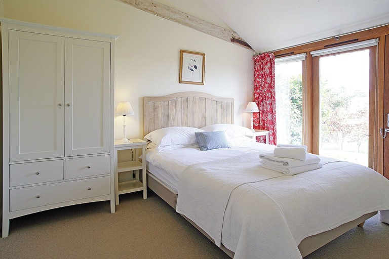 Bedroom 2, Chestnut Lodge, East Sussex