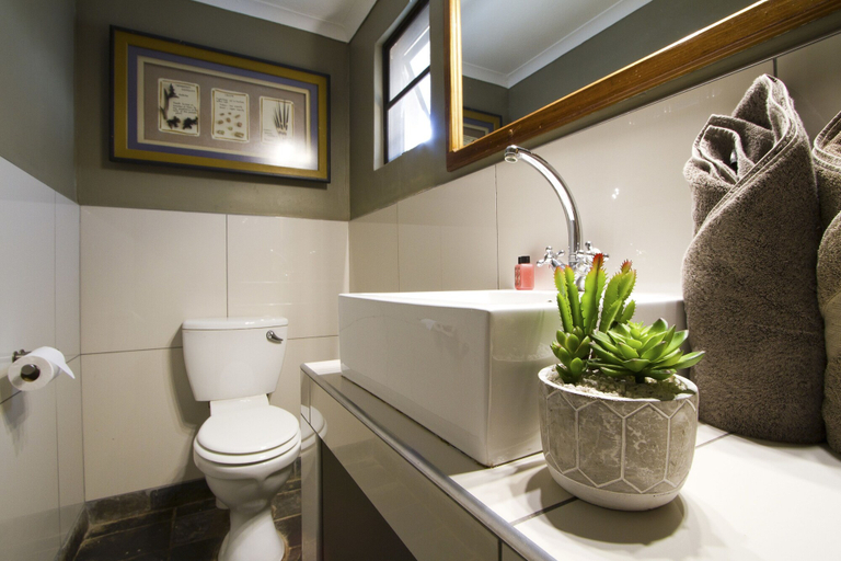 Bathroom 5, Twyfelfontein Country Lodge, Khorixas