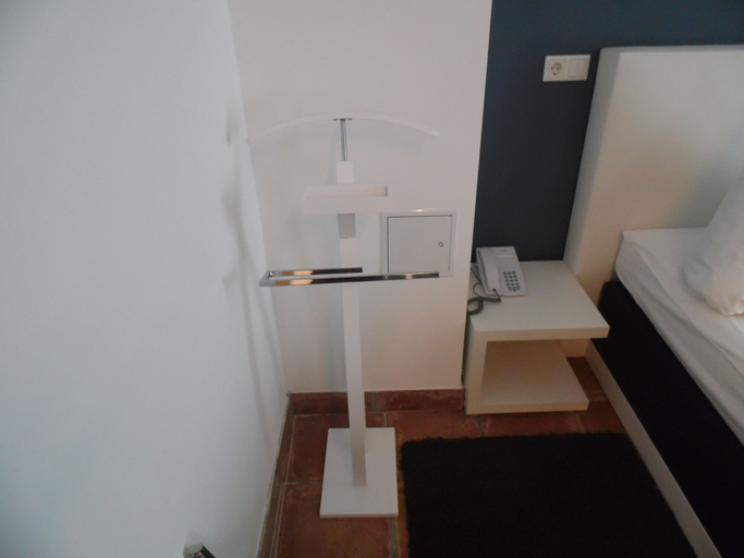 Bedroom 4, Rheinmetropole Hotel, Düsseldorf