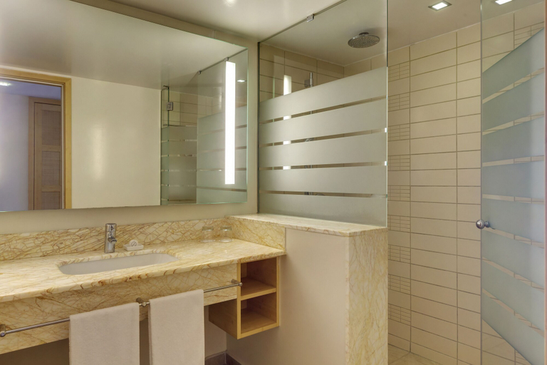 Bathroom 5, ROBINSON DAIDALOS, South Aegean