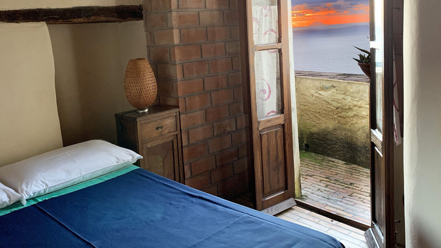 Bedroom 4, EcoBelmonte Albergo Diffuso, Cosenza