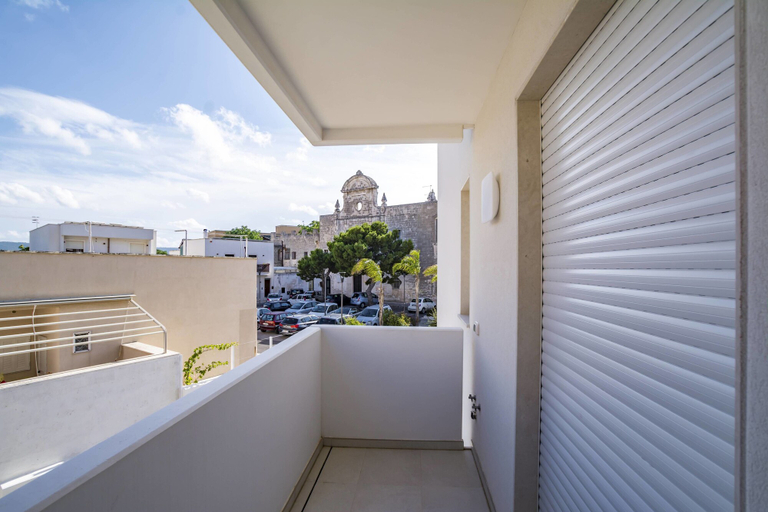 Others 5, La Casa del Cardinale, Bari