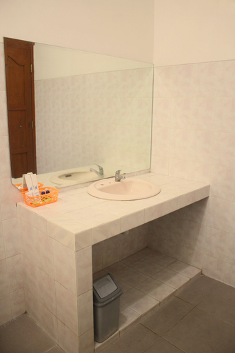 Bathroom 4, Berlian Abadi Hotel by Sinergi, Banyuwangi