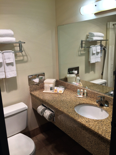 Bathroom 3, Quality Inn & Suites Springfield - Eugene North, Lane