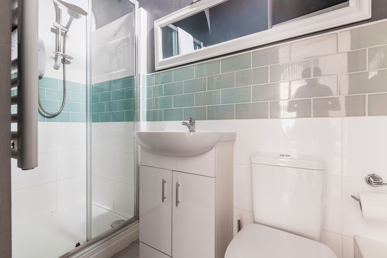 Bathroom 4, Platform City Studio Apartment, Kingston upon Hull