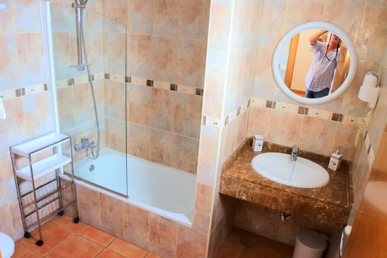 Bathroom 3, Casa Mika Oliastur 25 El Cotillo, Las Palmas