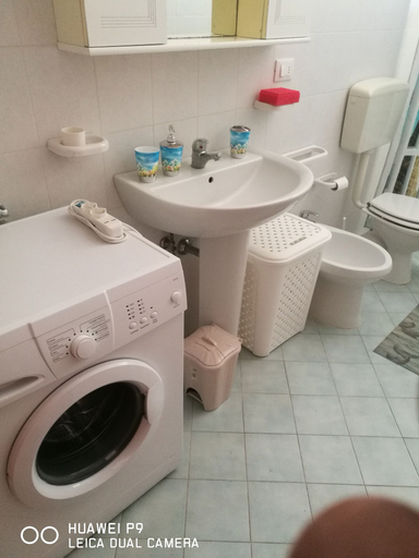 Bathroom 4, Da Pina, Lecce