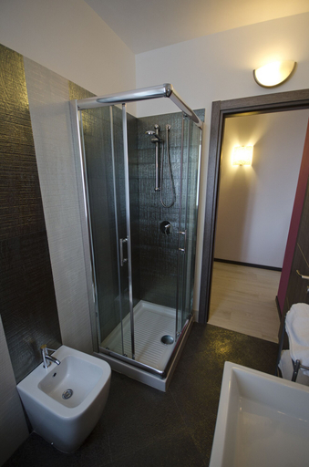 Bathroom 5, Rainbow resort, Trapani