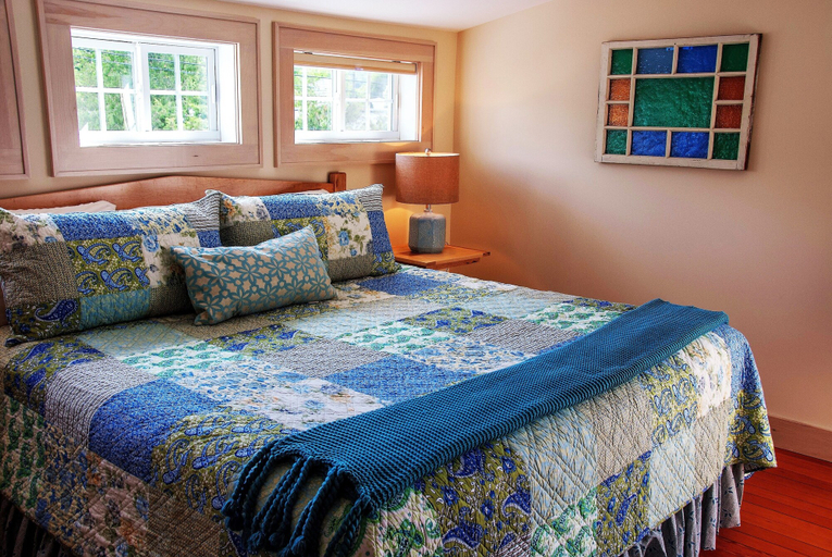 Bedroom 3, Top Notch Inn, Coos