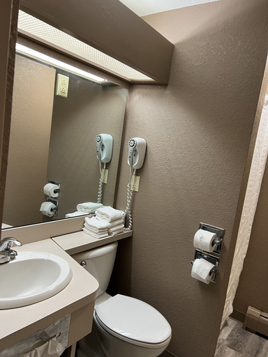 Bathroom 3, Viking Arms Inn, Mason