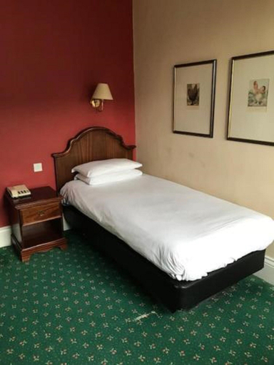 Bedroom 3, Green Dragon Hotel, Herefordshire