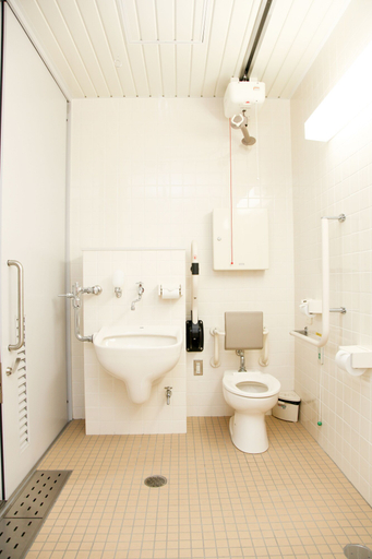 Bathroom 4, Shin-Osaka Youth Hostel, Osaka