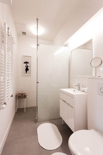 Bathroom 2, Snow White Apartment, Kraków City