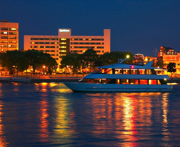 Exterior & Views 2, Radisson Hotel La Crosse, La Crosse