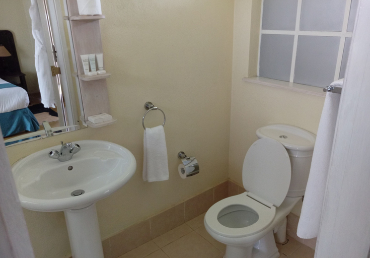Bathroom 3, Tafaria Castle, Ndaragwa
