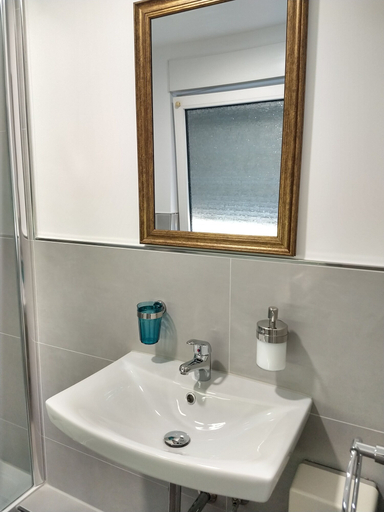 Bathroom 5, Hotel am Stadion, Bielefeld