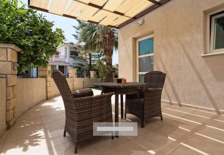 Others 5, villa kristia