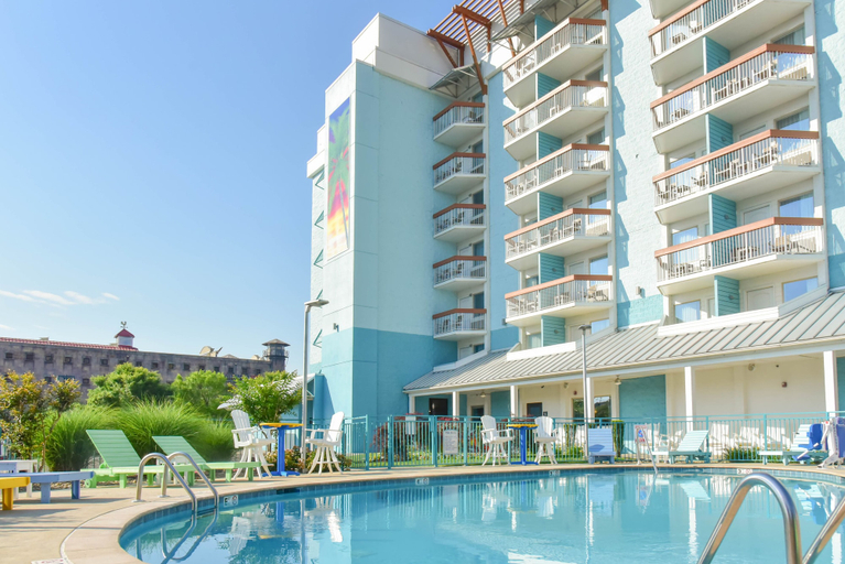 Exterior & Views 2, Margaritaville Island Inn, Sevier