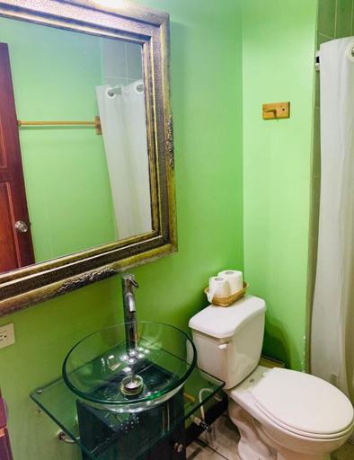 Bathroom 4, Hotel Royal Blue & Golf Cart Rental