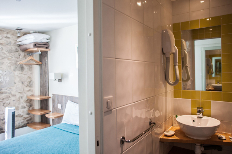 Bathroom 5, Henri Iv, Lot-et-Garonne