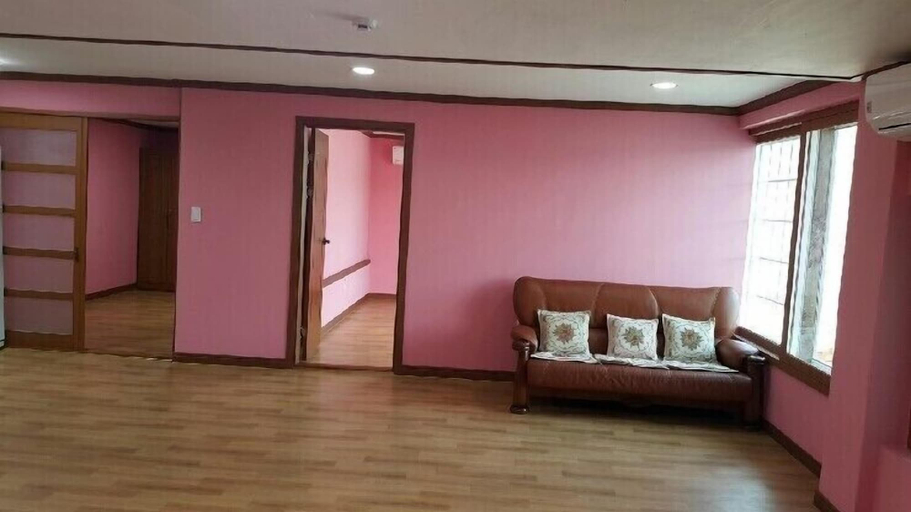 Others 5, Sirak Pension, Masan
