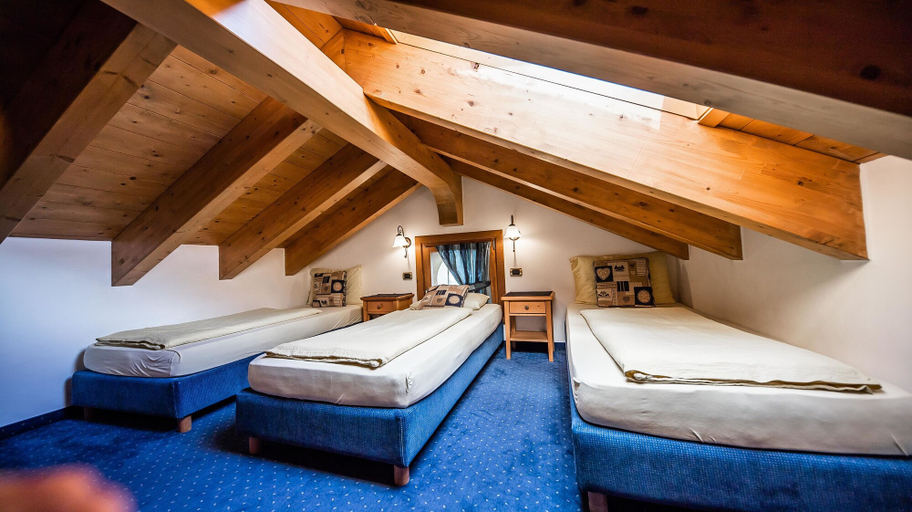 Bedroom 2, Chalet Mottolino, Sondrio