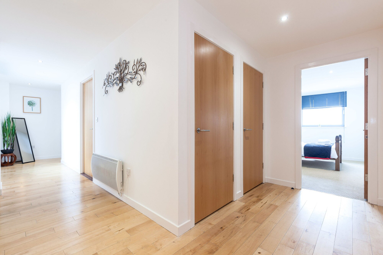 Others 5, Stylish Penthouse Suite, Edinburgh