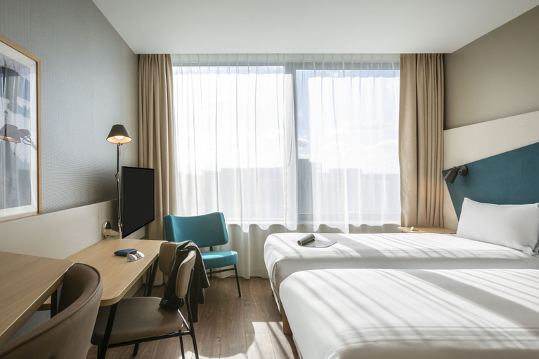 Bedroom 3, Aparthotel Adagio London Stratford, London