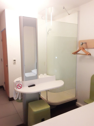 Bathroom 5, SUN1 Durban, eThekwini