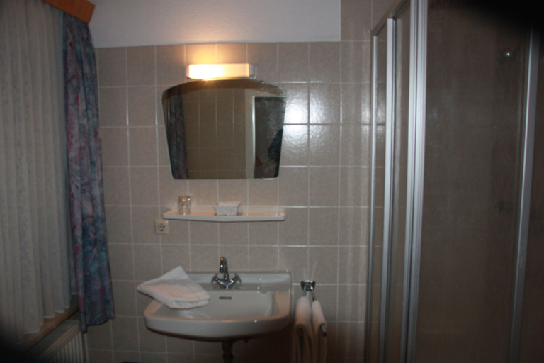 Bathroom 5, Misselhorner Hof, Celle